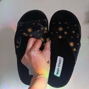 Daisy Street Black and Gold Women's Slippers